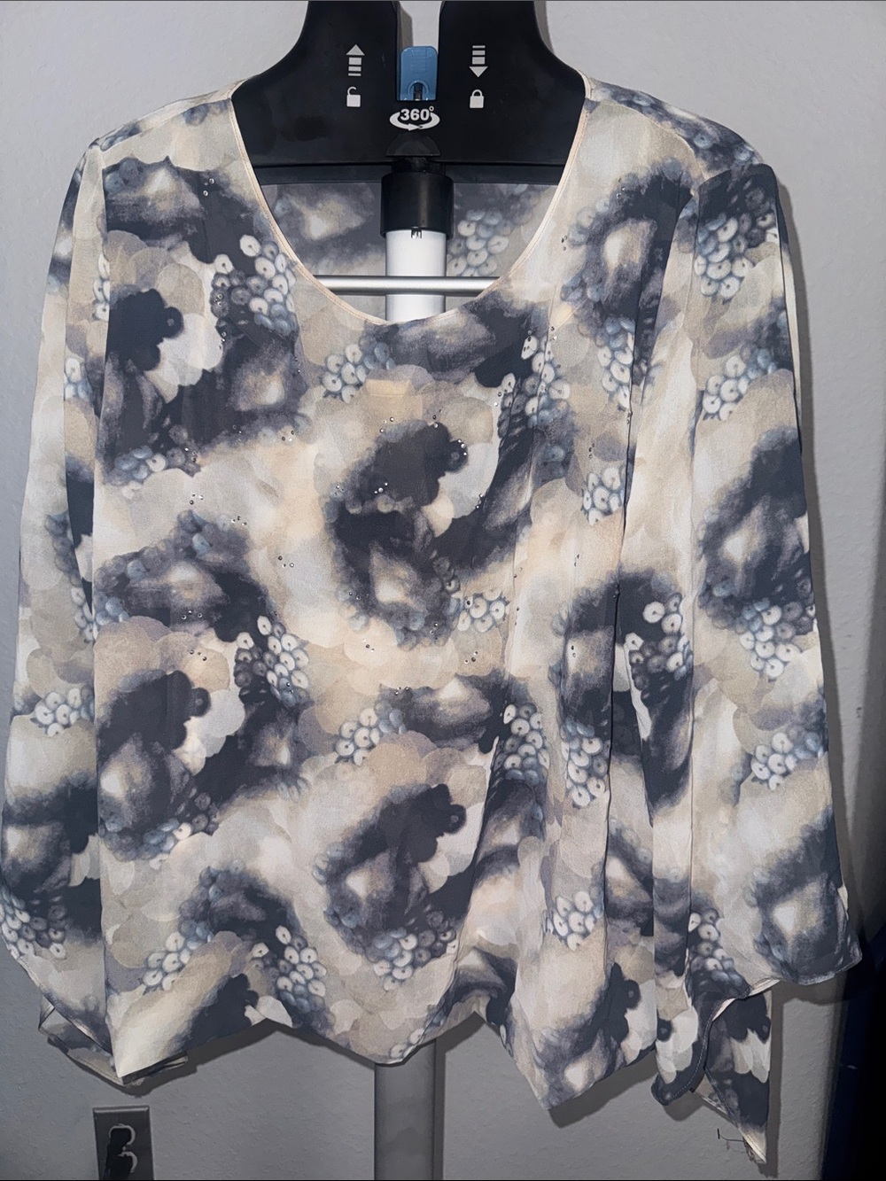 Alfani Women's Abstract Floral Long Sleeve Top - Cream & Gray